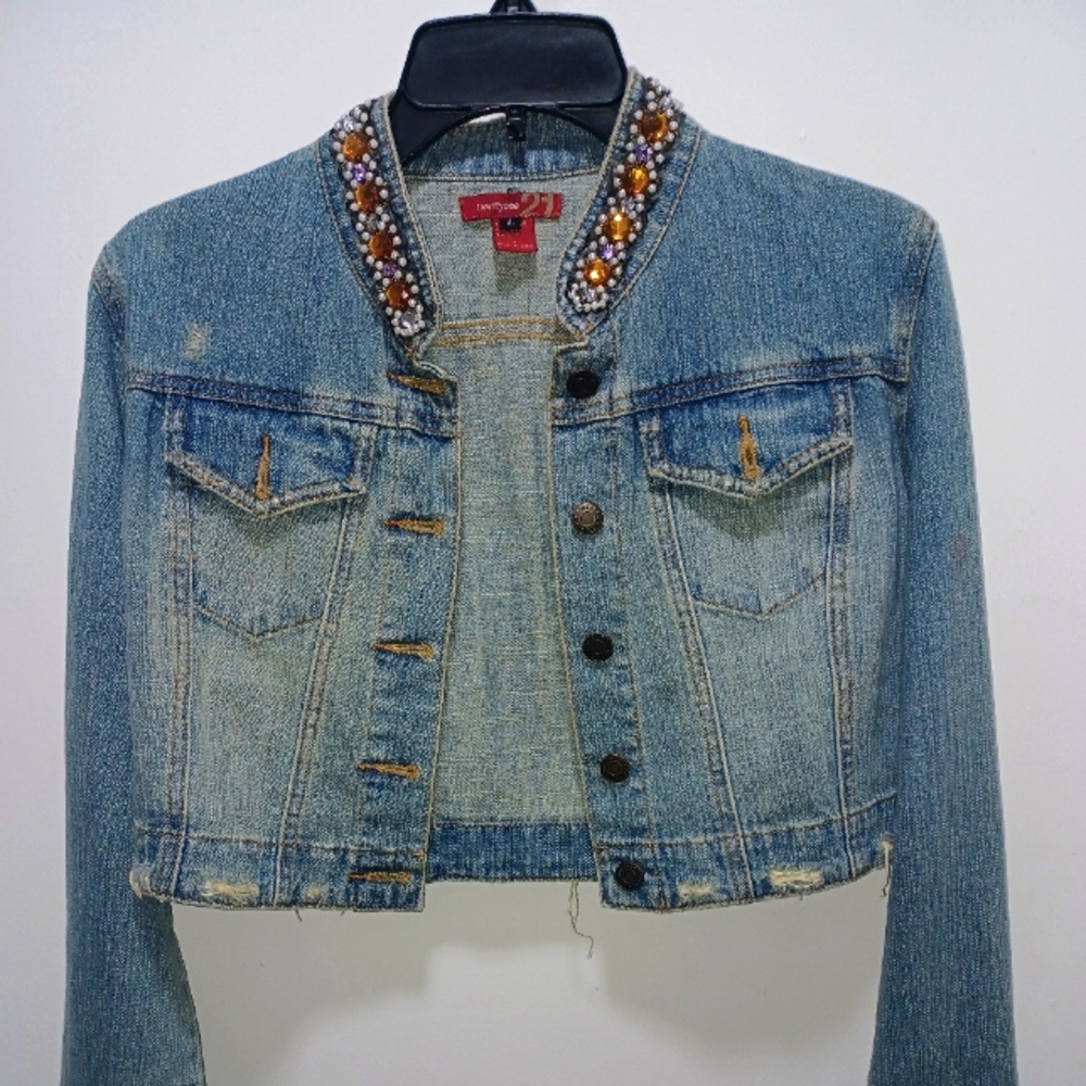 Forever 21 Crop jeans jacket w brown rhinstone color